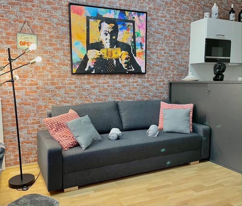 Premium Apartment With Terrace, A/C, Free Wifi And Netflix Wenen Buitenkant foto